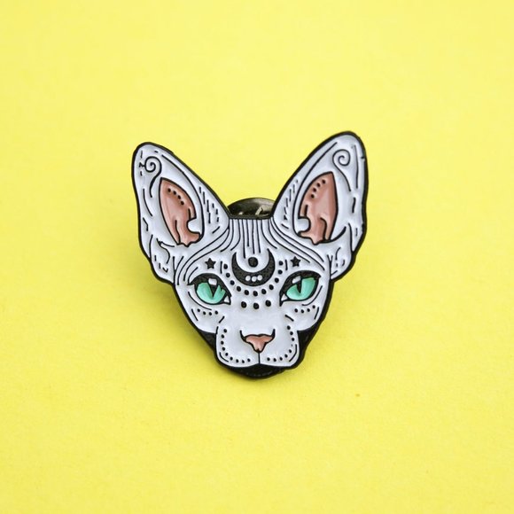 Hairless Cat Pin🐈 - Picture 2 of 3